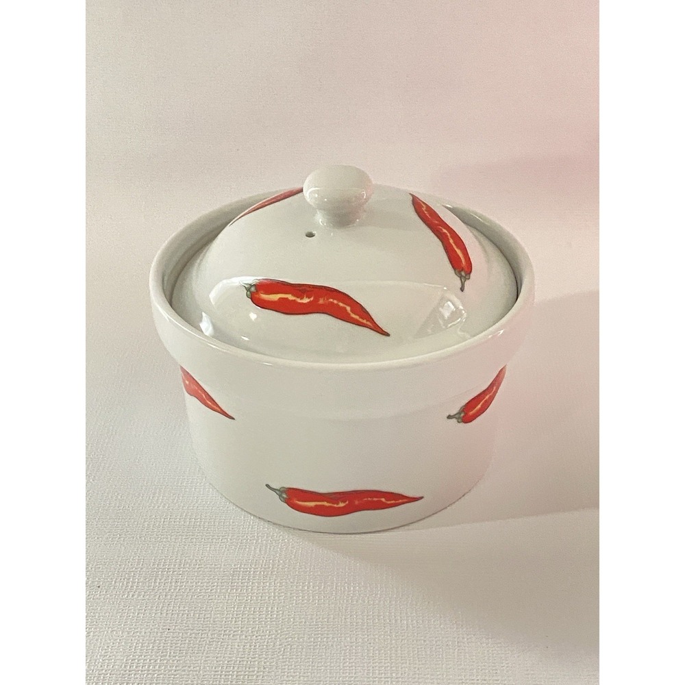 CORDON BLEU 1995 RED CHILI PEPPERS CASSEROLE DISH WITH LID 1 QUART OVEN SAFE